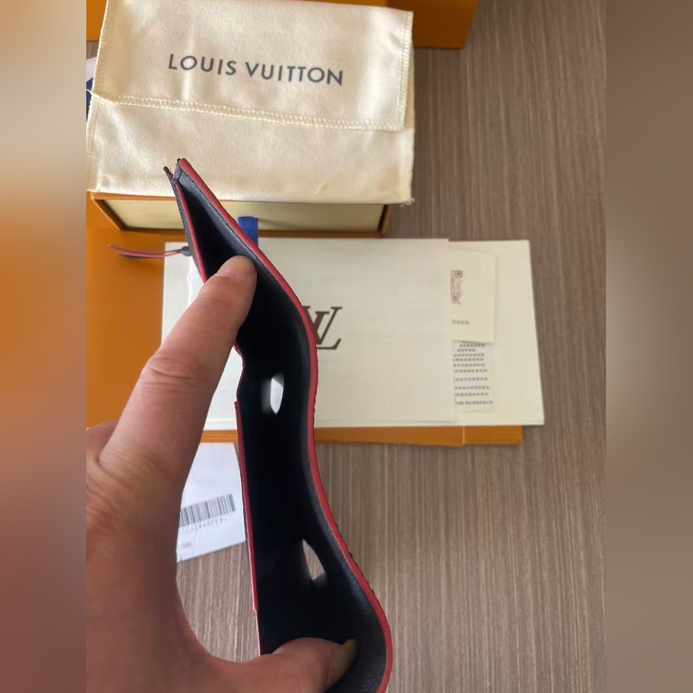 Louis Vuitton Victorine Wallet - Picture 10 of 11